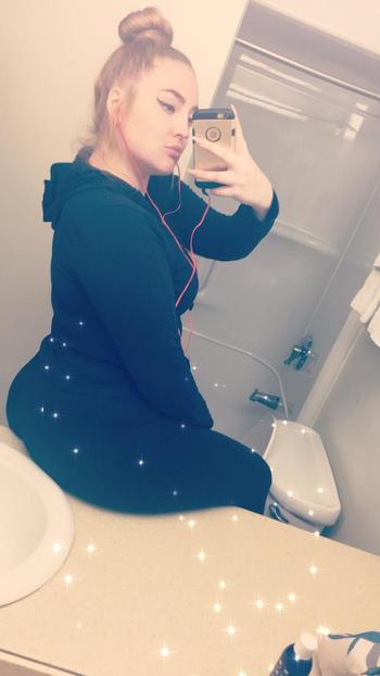 , 21  female escort, Kingston