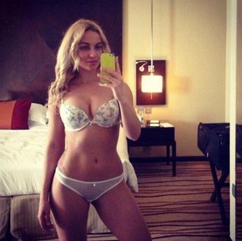, 22  female escort, Kingston
