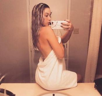 , 20  female escort, Kingston